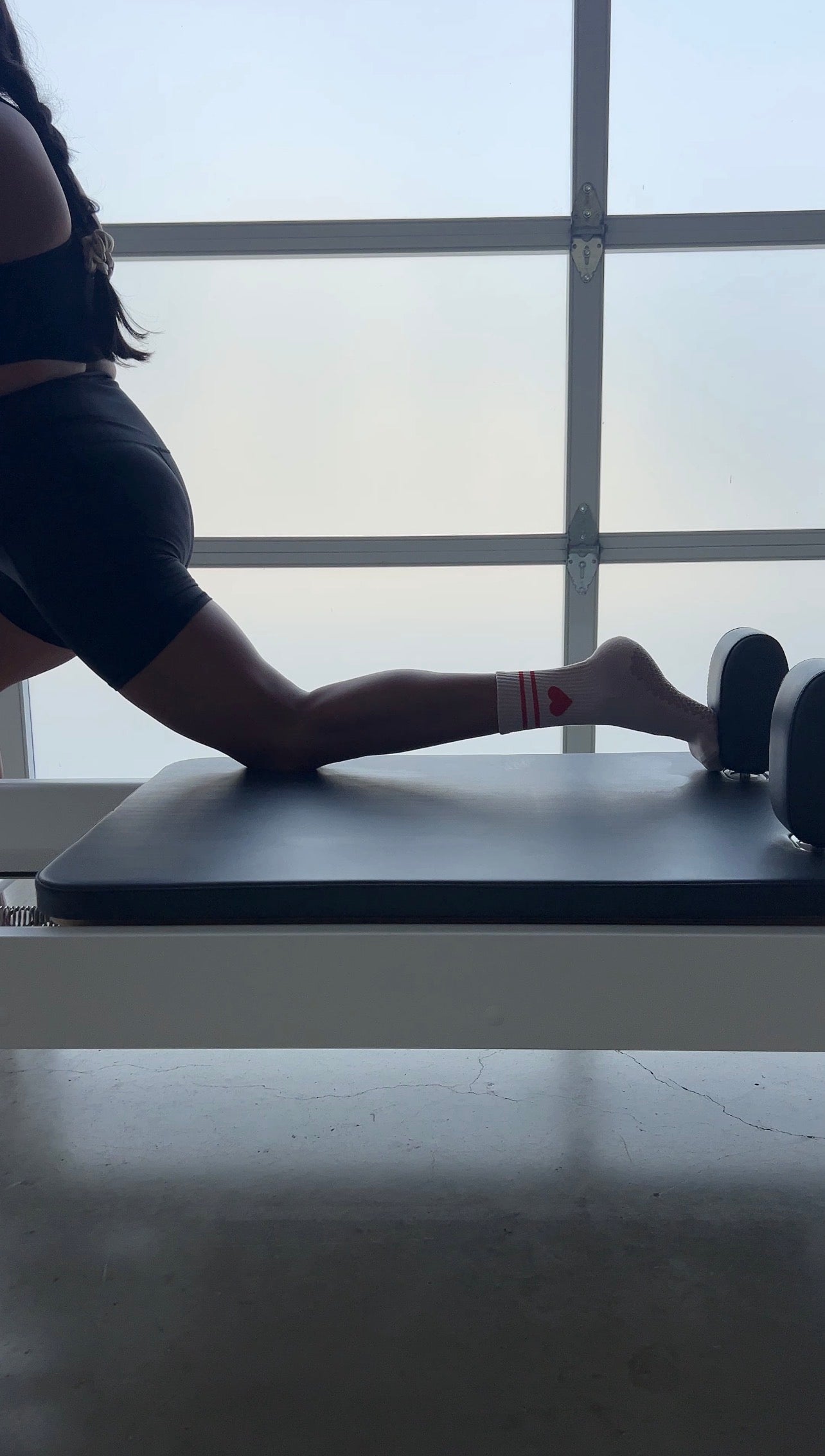 PILATES REFORMER FOR MOMS: Intro Class